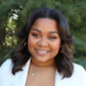 Meet your Posher, Maya